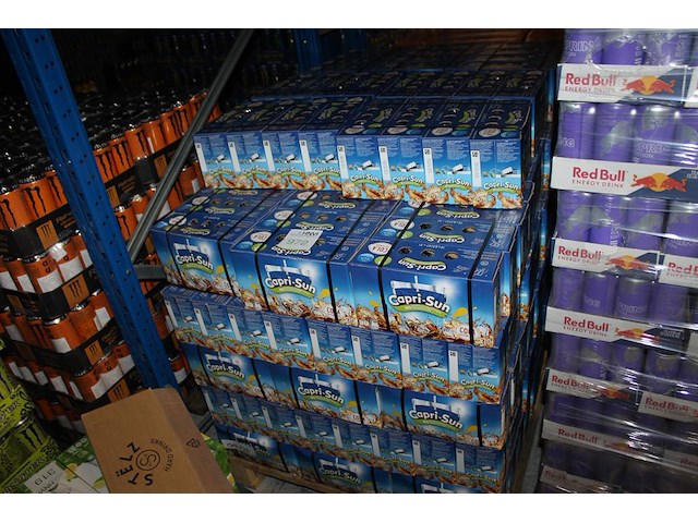 Capri sun cola op pallet. totaal 208 doosjes met 10x 200 ml. tht 5-26. - afbeelding 1 van  2