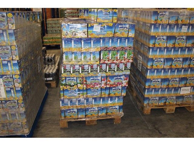 Capri sun divers op pallet. totaal 288 doosjes met 10x 200 ml. tht 5-26. - afbeelding 1 van  2