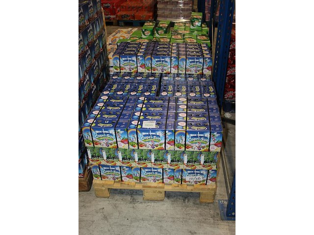 Capri sun fairy drinks op pallet. totaal 120 doosjes met 10x 200 ml. tht 8-26. - afbeelding 2 van  3