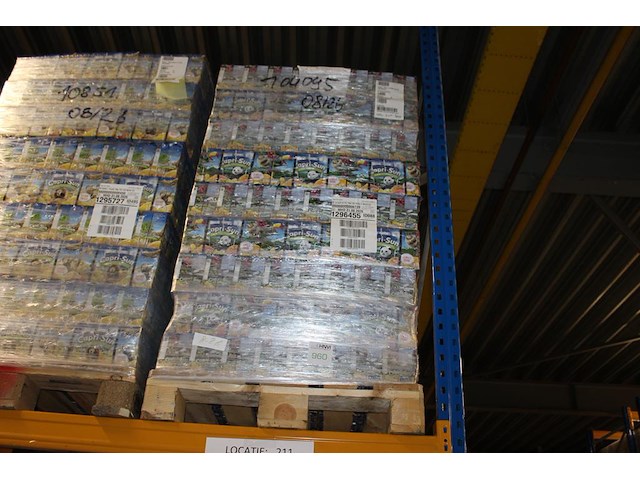 Capri sun jungle drink op pallet. totaal 324 doosjes met 10x 200 ml. tht 8-26. - afbeelding 1 van  2