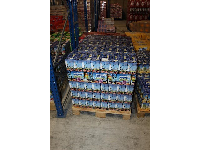 Capri sun monster alarm op pallet. totaal 180 doosjes met 10x 200 ml. tht 8-26. - afbeelding 2 van  3