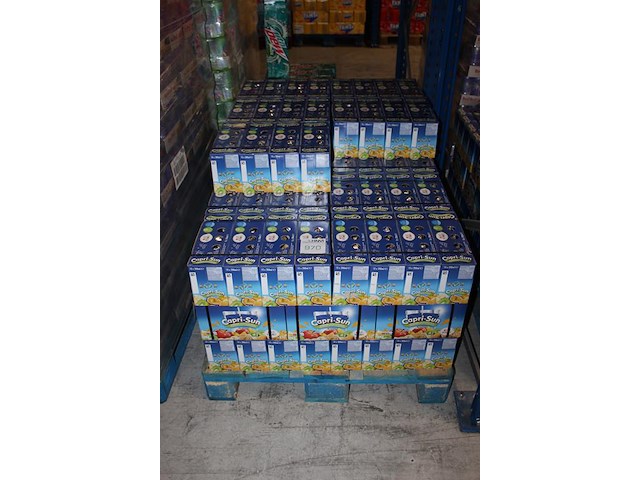 Capri sun multivitamin op pallet. totaa 128 doosjes met 10x 200 ml. tht 1-26. - afbeelding 2 van  3
