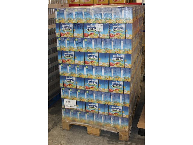 Capri sun multivitamin op pallet. totaal 324 doosjes met 10x 200 ml. tht 11-26. - afbeelding 2 van  3