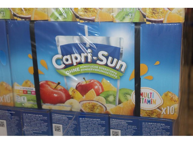 Capri sun multivitamin op pallet. totaal 324 doosjes met 10x 200 ml. tht 11-26. - afbeelding 3 van  3