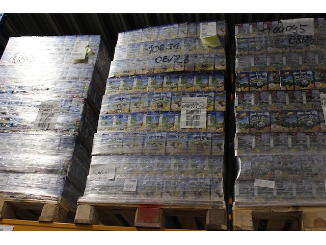 Capri sun safari drink op pallet. totaal 324 doosjes met 10x 200 ml. tht 8-26. - afbeelding 1 van  2