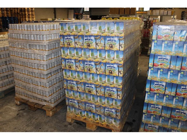 Capri sun safari fruits op pallet. totaal 324 doosjes met 10x 200 ml. tht 8-26. - afbeelding 1 van  3