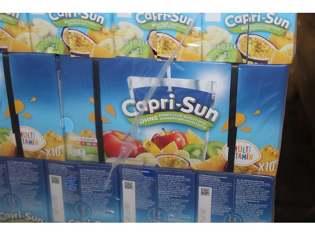 Capri sun safari multivitamin op pallet. totaal 324 doosjes met 10x 200 ml. tht 11-26. - afbeelding 3 van  3