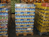 Capri sun sinaasappel op pallet. totaal 324 doosjes met 10x 200 ml. tht 4-26. - afbeelding 1 van  3