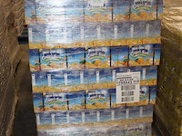 Capri sun sinaasappel op pallet. totaal 324 doosjes met 10x 200 ml. tht 4-26. - afbeelding 2 van  3