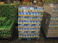 Capri sun w.o. multivitamin en tropical op pallet. totaal 288 doosjes met 10x 200 ml. tht 5-26. - afbeelding 1 van  3