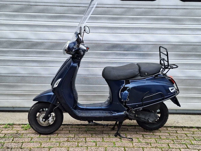 Capri ty50 riva 45km bromscooter 4-takt - afbeelding 1 van  7