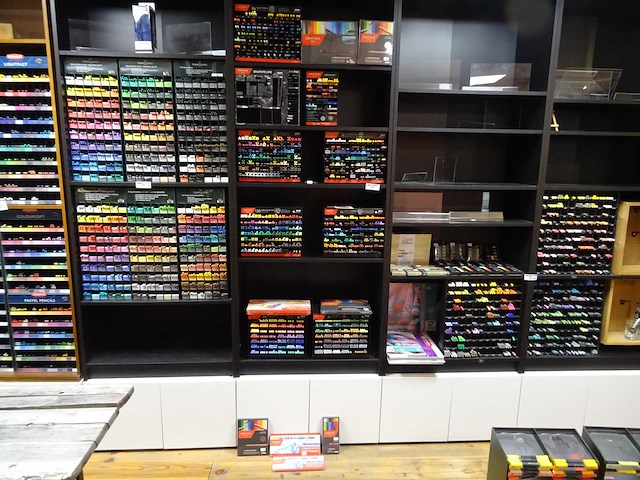 Caran d'arche - potlood, grafiet en waspastel (2100x) - afbeelding 1 van  6