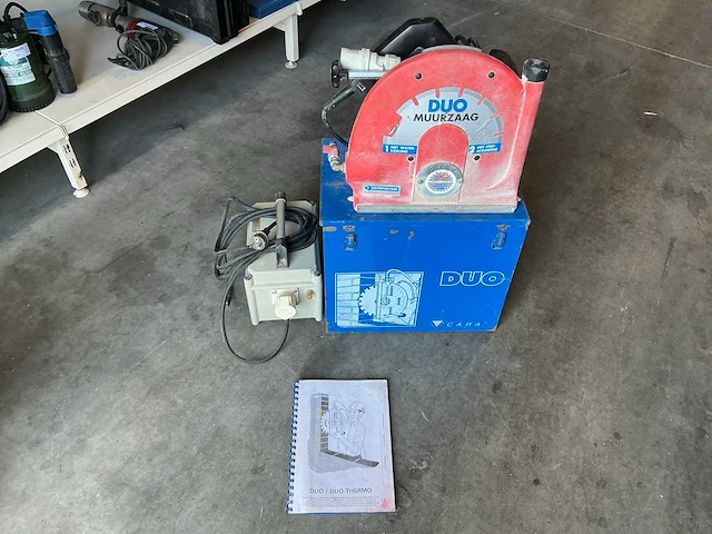 Carat duo muurzaagmachine met opbergkist/veiligheidsaccessoire - afbeelding 1 van  6