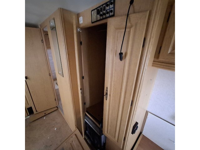 Caravan, abbey, gt 214 - afbeelding 49 van  71
