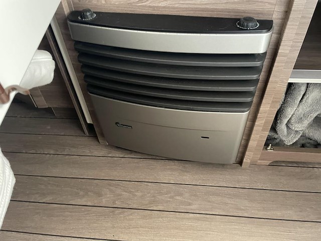 Caravan knaus 500 fu sport silver edition met 4-seizoenen voortent hypercamp casa grande 300 mt 13 en grond... - afbeelding 6 van  25