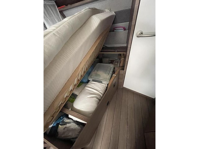 Caravan knaus 500 fu sport silver edition met 4-seizoenen voortent hypercamp casa grande 300 mt 13 en grond... - afbeelding 7 van  25