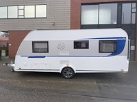 Caravan knaus 500 fu sport silver edition met 4-seizoenen voortent hypercamp casa grande 300 mt 13 en grond...