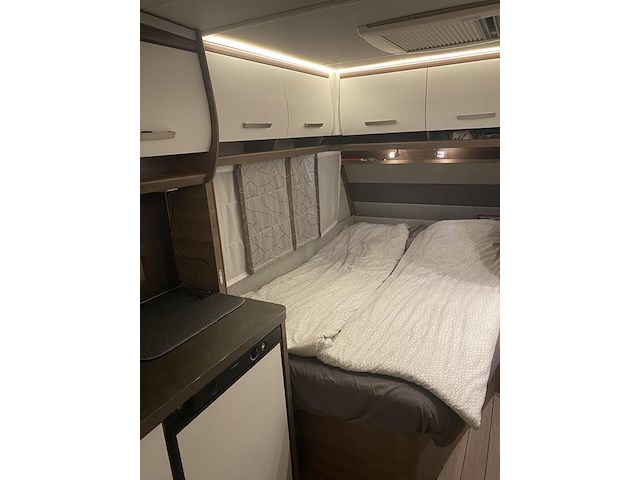 Caravan knaus 500 fu sport silver edition met 4-seizoenen voortent hypercamp casa grande 300 mt 13 en grond... - afbeelding 20 van  25