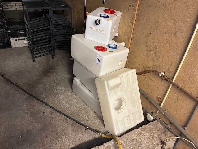 Caravan watertanks (5x) - afbeelding 1 van  5
