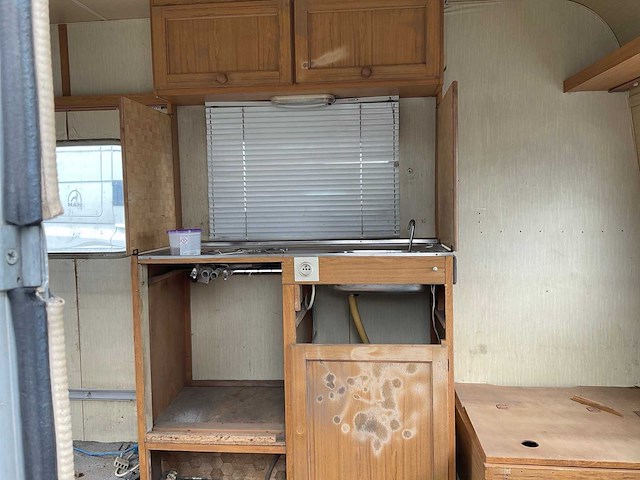 Caravan - afbeelding 2 van  14