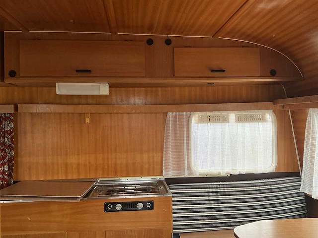 Caravan - afbeelding 12 van  14