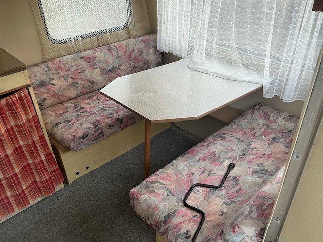 Caravan - afbeelding 6 van  8