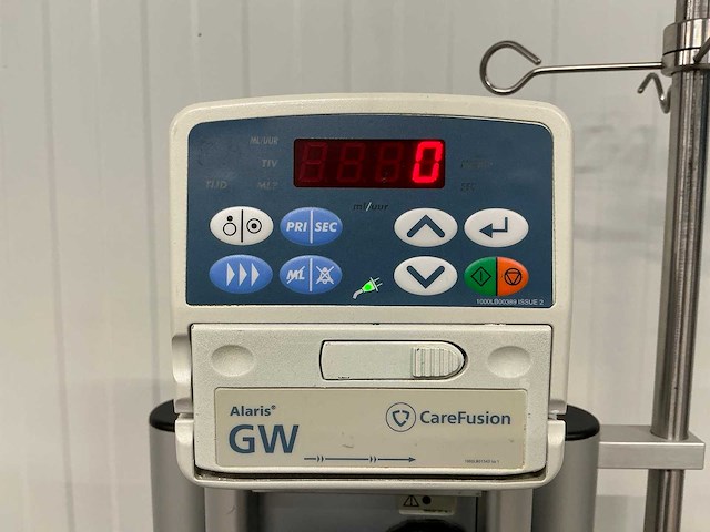 Carefusion - gw - dockingstation met volumetrische infuuspompen - afbeelding 3 van  4
