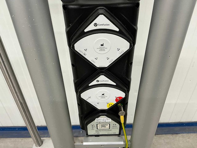 Carefusion - gw - dockingstation met volumetrische infuuspompen - afbeelding 4 van  4