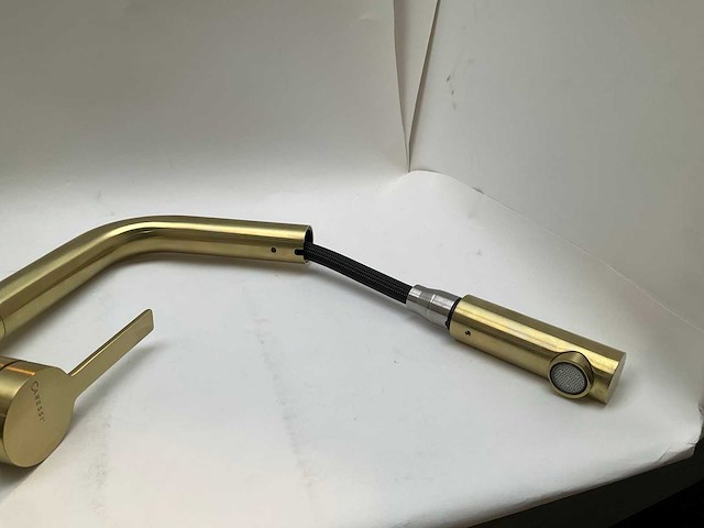 Caressi gold line keukenmengkraan met uittrekbare uitloop geborsteld goud - afbeelding 5 van  7