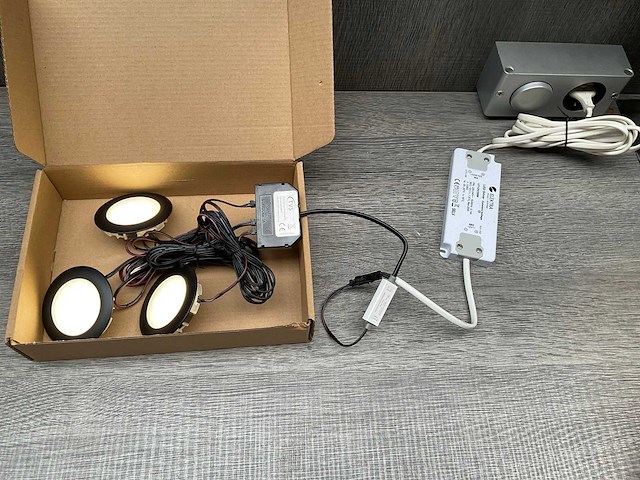 Caressi skye 58 multi tone led set inbouwspots ø 6,5x1,1 cm - afbeelding 2 van  3