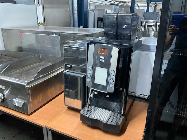 Carimali mx 5 silver koffiemachine - afbeelding 3 van  10
