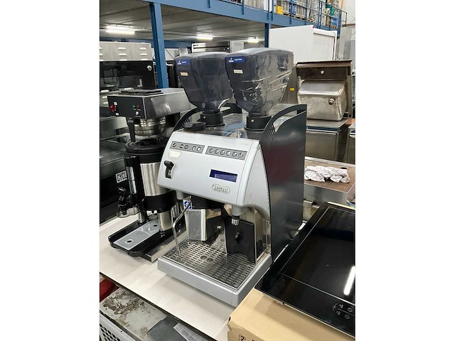 Carimalii koffiemachine - afbeelding 3 van  8