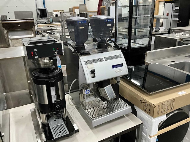 Carimalii koffiemachine - afbeelding 1 van  8