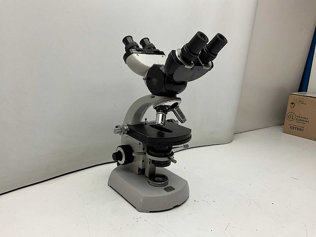 Carl zeiss dual head trainingsmicroscoop - afbeelding 1 van  6