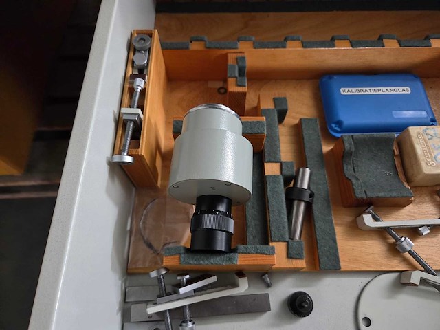 Carl zeiss jena - 1983 - zkm 02-250 - 2-coördinaatmeetmachine - afbeelding 30 van  41