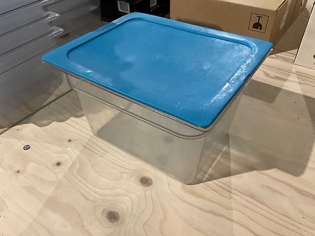 Carlisle - gn 1/2-200 - kunststof gastronormbak met deksel (12x) - afbeelding 1 van  2