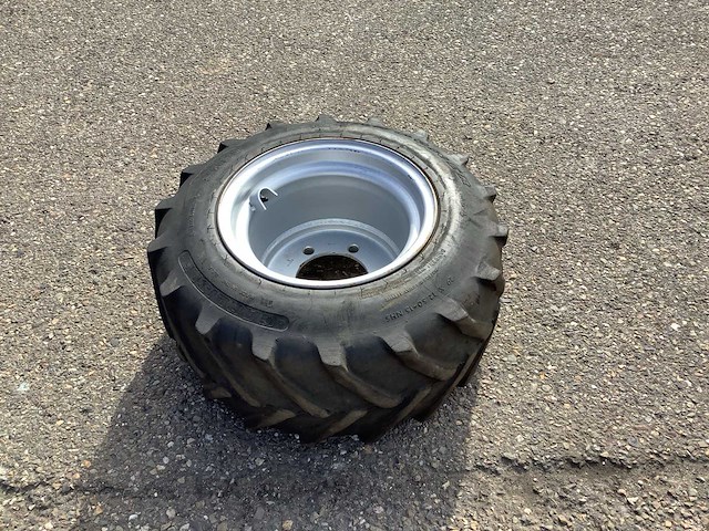 Carlisle 29x12.50-15 band met velg - afbeelding 2 van  9