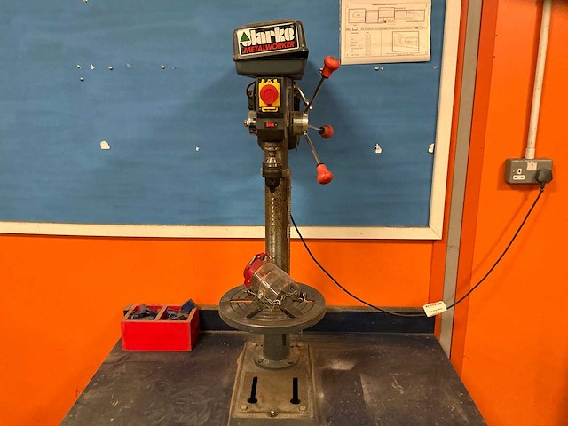 Carlke - cdp 301b - kolomboormachine - afbeelding 2 van  6