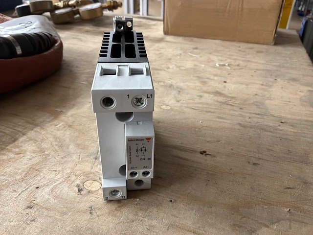 Carlo gavazzi rgc1a60d42kge éénfasig solid state relais (3x) - afbeelding 3 van  5