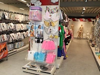 Carnaval verkleedaccessoires w.o. vleugels, engelsets, tutu's en tiara's.