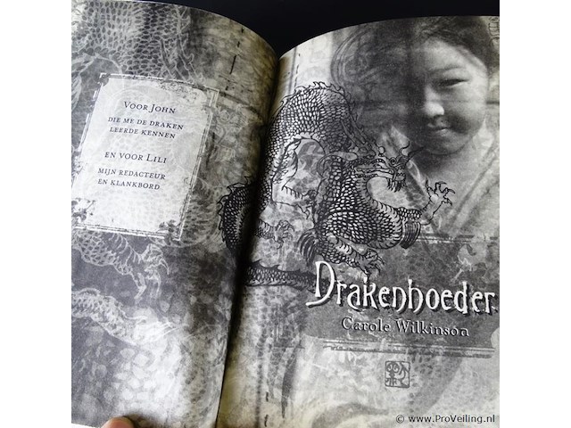 Carole wilkinson. drakenhoeder - afbeelding 5 van  5