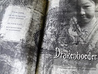 Carole wilkinson. drakenhoeder - afbeelding 5 van  5