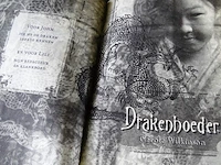 Carole wilkinson. drakenhoeder - afbeelding 5 van  5