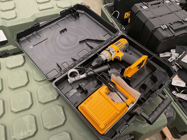 Carpenter’s hand tool kit - afbeelding 7 van  15