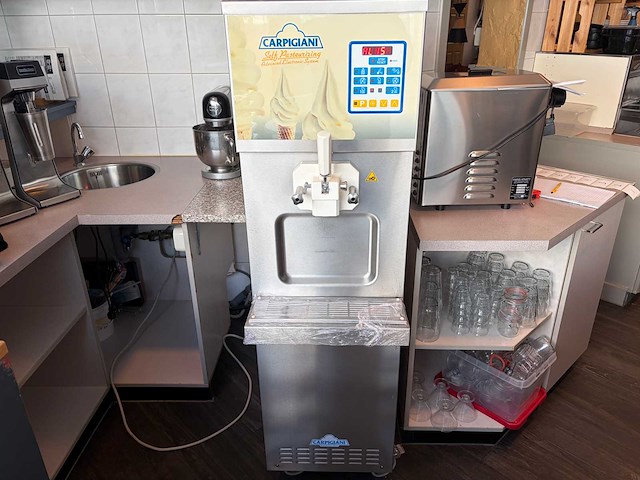 Carpigiani - aes 381 - soft ijsmachine - afbeelding 1 van  12