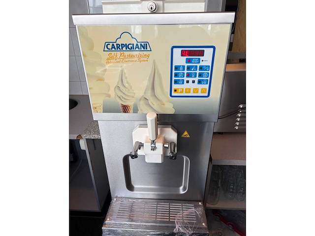 Carpigiani - aes 381 - soft ijsmachine - afbeelding 7 van  12