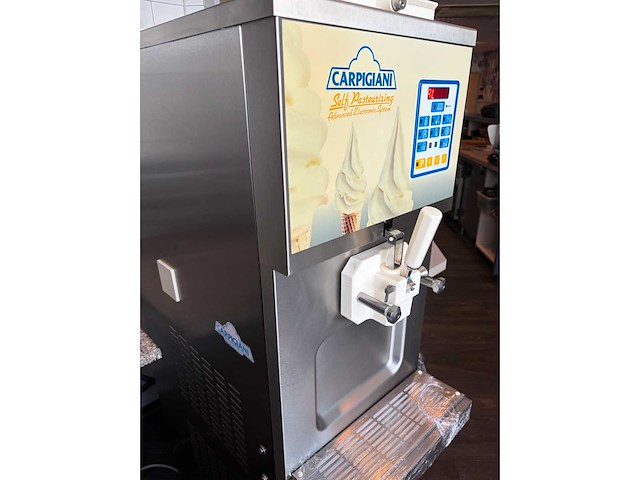 Carpigiani - aes 381 - soft ijsmachine - afbeelding 10 van  12
