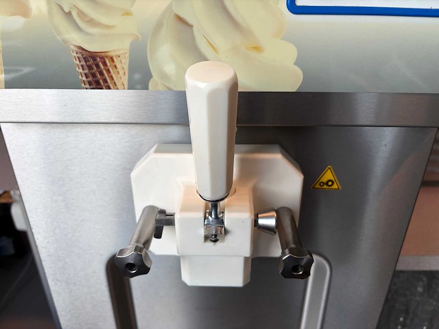 Carpigiani - aes 381 - soft ijsmachine - afbeelding 11 van  12