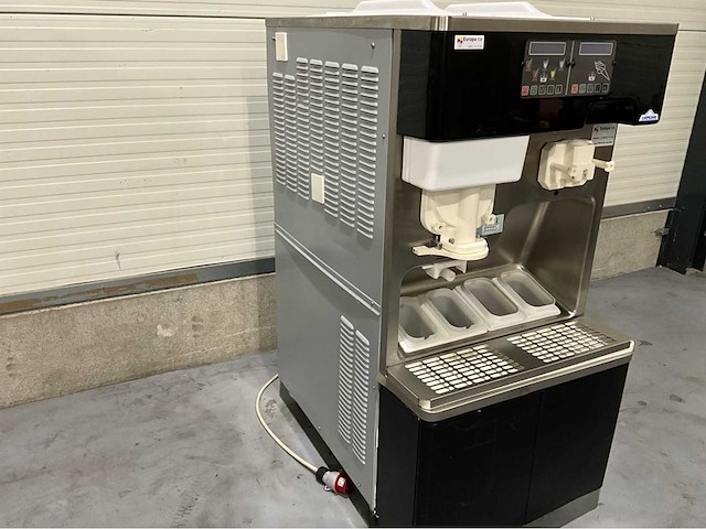 Carpigiani - gk3t- ijsmachine - afbeelding 14 van  16