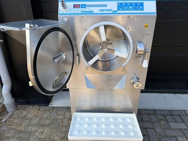 Carpigiani - labotronic 20 30 dgt - ijsmachine - afbeelding 2 van  9